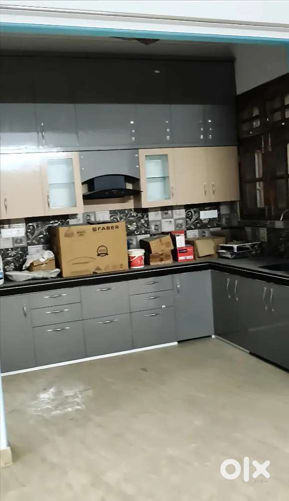 9bhk Semi Furnished Independent House in South City for Rent