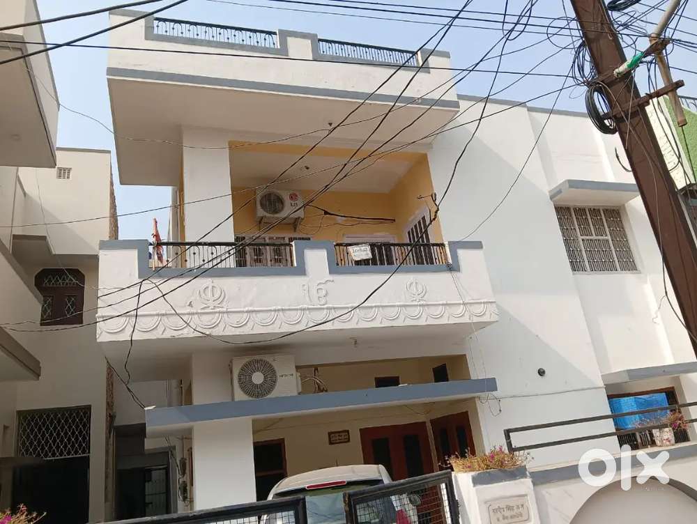 3 bhk first floor for family