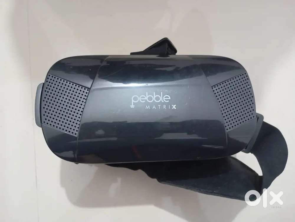 Pebble vr headset