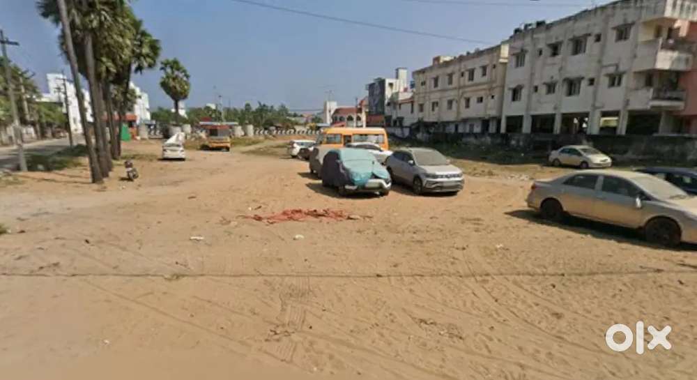 ECR injabakkam On main road