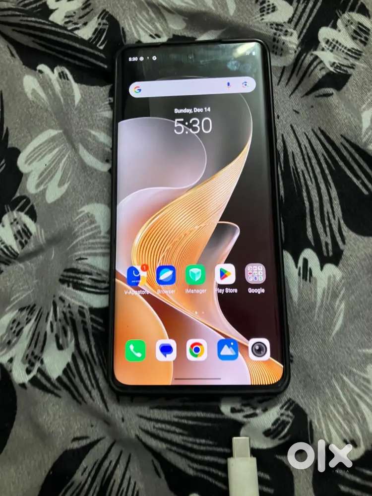 Vivo v40e 8+8gb 128gb no bill box only id proof