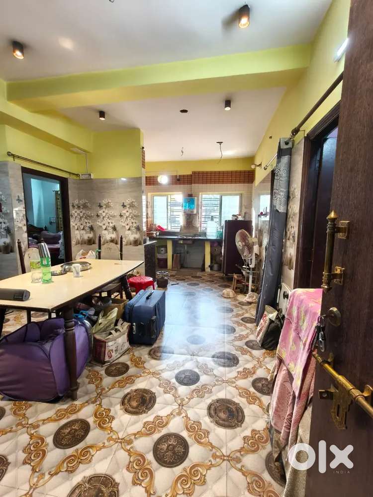 There are lots of New and Resale Flats available at Baguiati Area