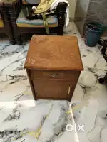 Side tabel/ pedestal