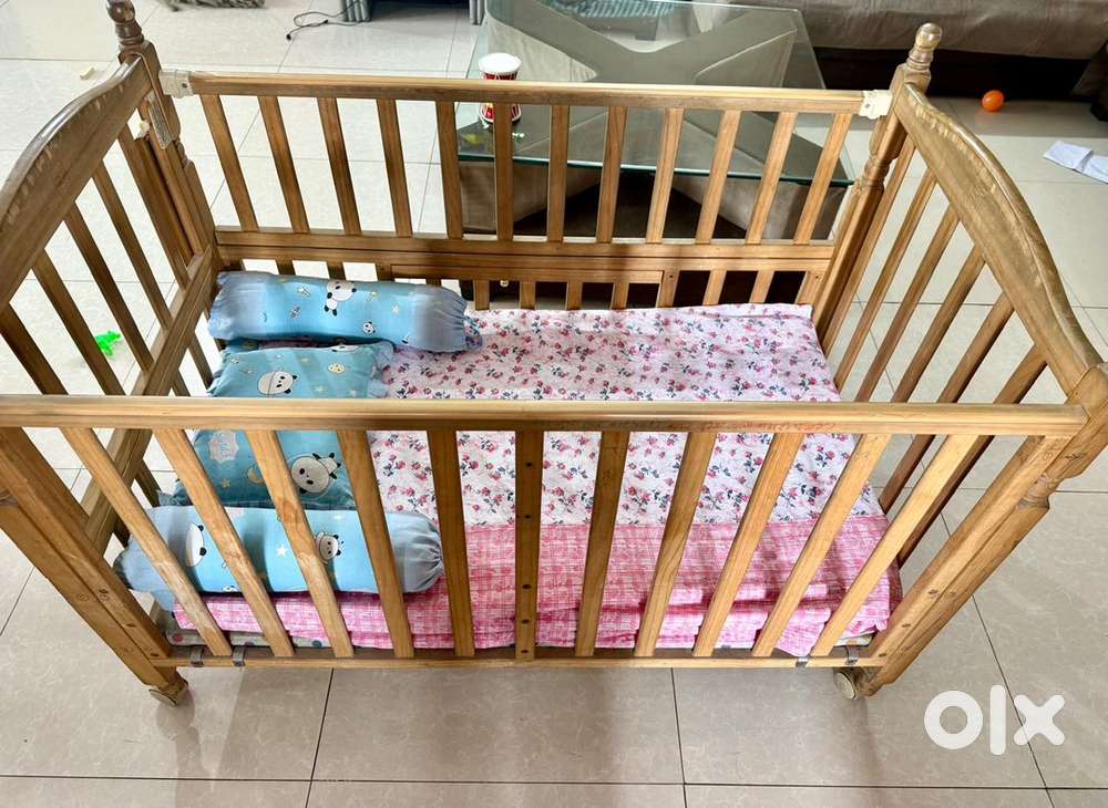 Wodden baby bed in Excellent Condition