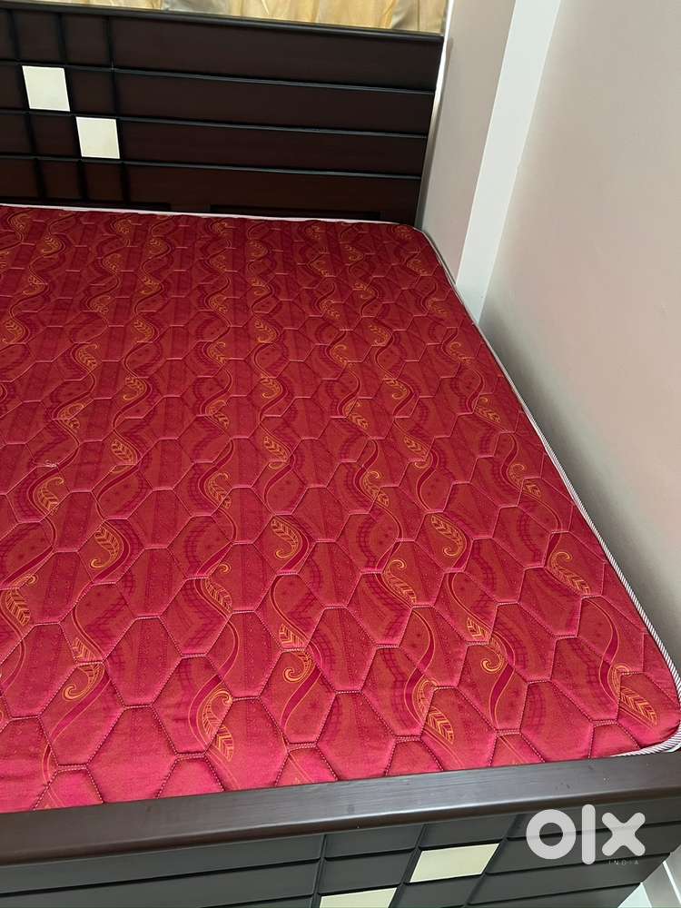 Queen size Mattress 78x58 for sale(only matress)