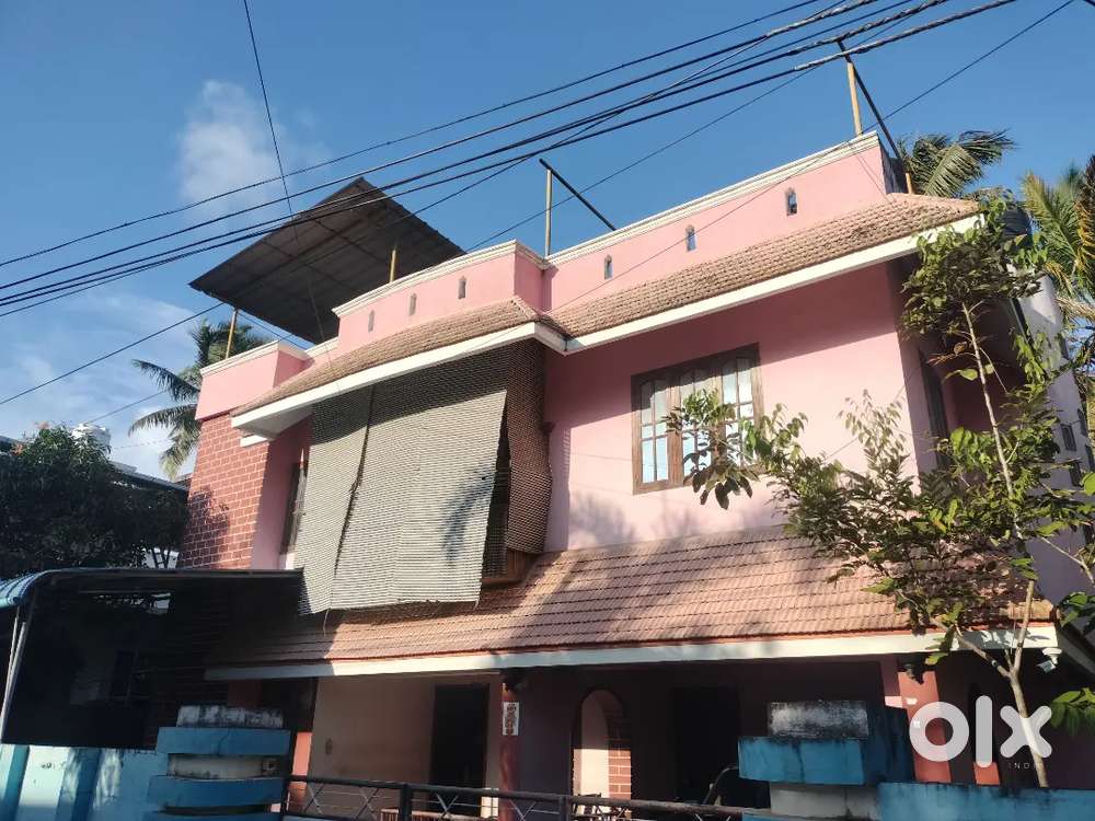 2BHK House + car parking  for rent in Trivandrum, kamaleswaram.
