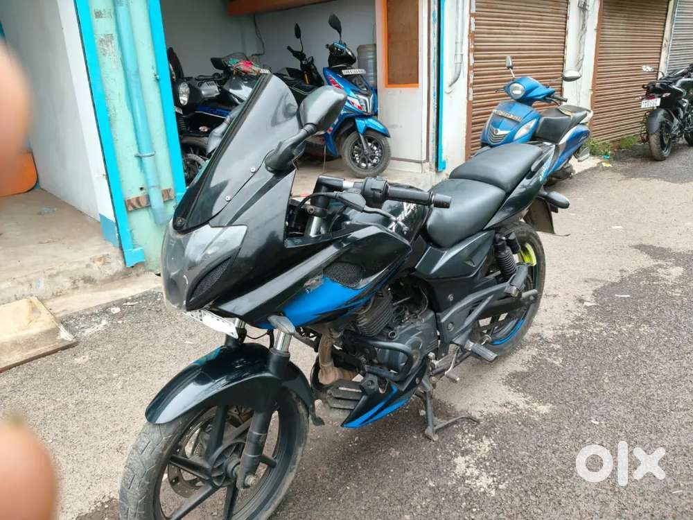 BAJAJ PULSAR 220 DUAL CHANNEL ABS 2020 MODEL FULLY MINT CONDITION BIKE