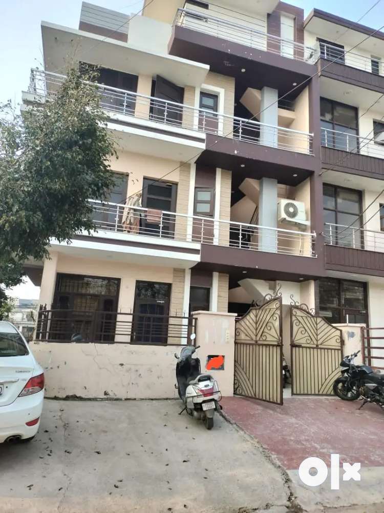 Floor for sale in sector 79 Mohali Gmada property
