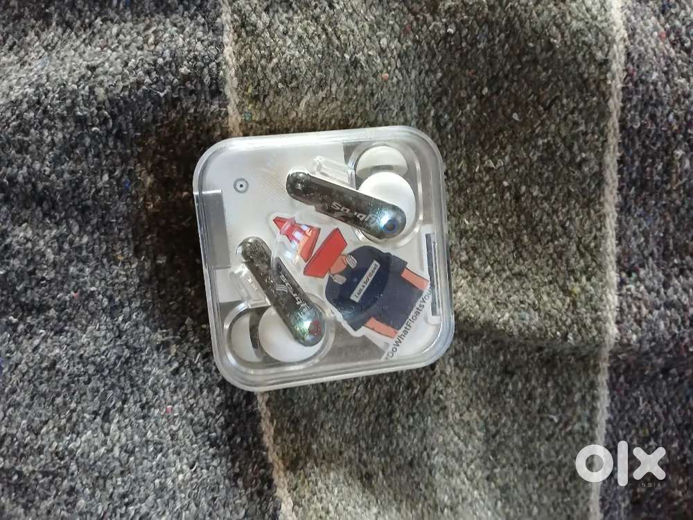 AIR BUDS GOOD CONDITION