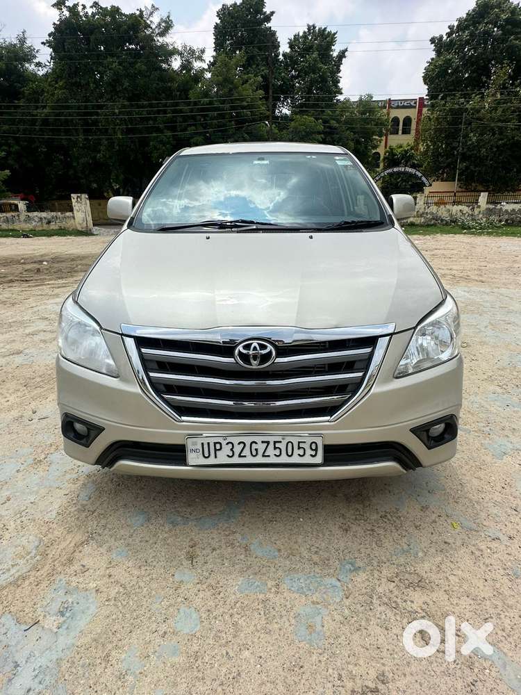 Toyota Innova 2.5 G (Diesel) 8 Seater BS IV, 2016, Diesel