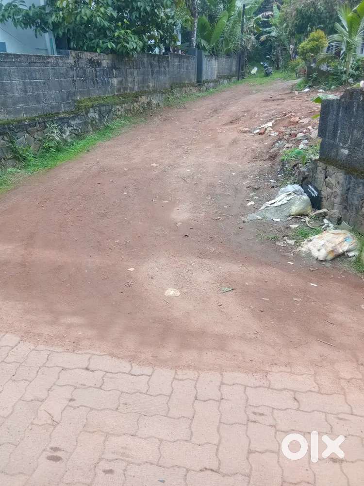 Rs 500000 residential plots 5to15 cents near kottayam railway station.