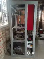 Paper plate manufacturing machine