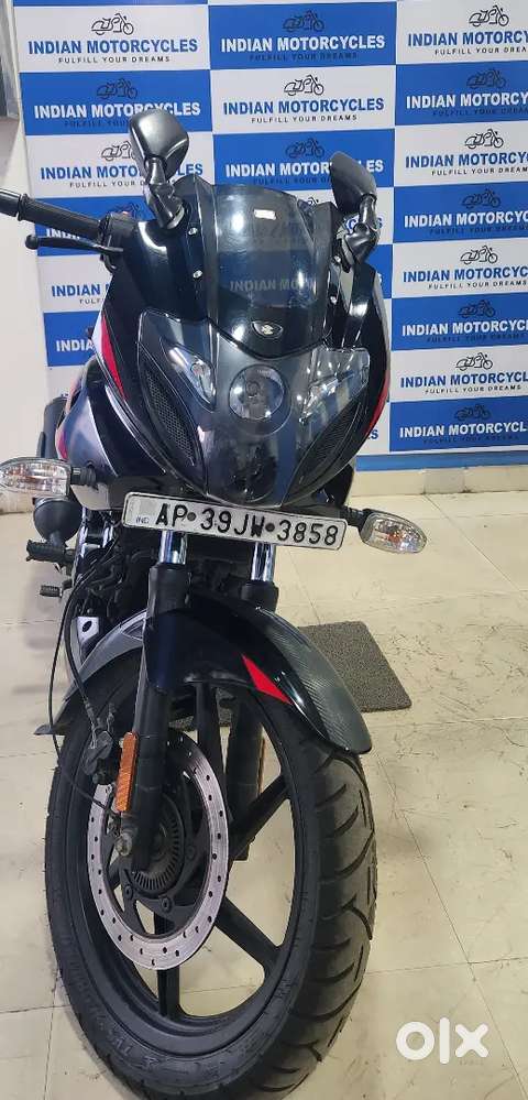 PULSAR 220.  2021