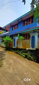 5 cent 15 year old house for sale at sreekariyam near layola school