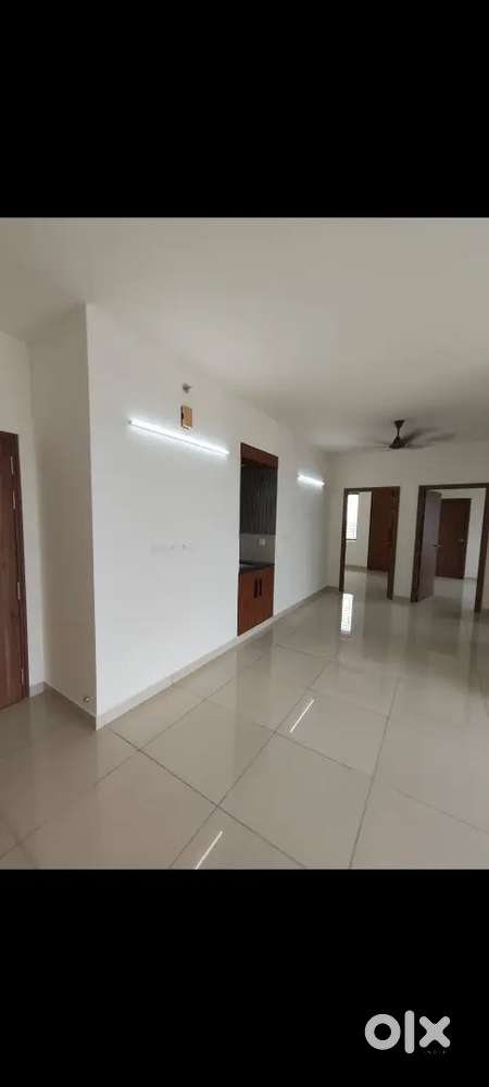 3 BHK SEMI FURNISHED GATED COMMUNITY FLAT RENT AT KAKKANAD SKYLINE
