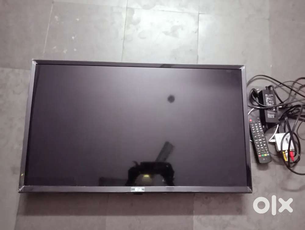 Brandeds LG ledTV for sale 32 inches less used nonsmart