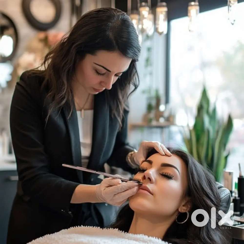 OPENING FOR SALON MAKEUP ARTIST VACANCY AVAILABLE .