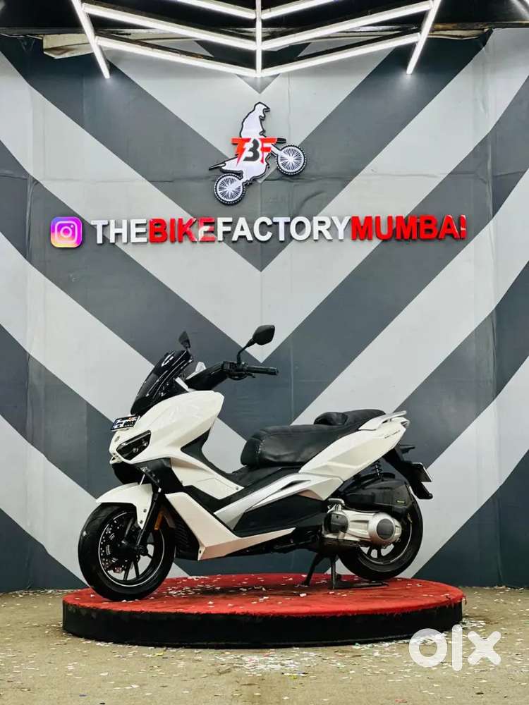 KEEWAY VIESTE 300 (MAXI SCOOTER)
(The bike factory Mumbai)