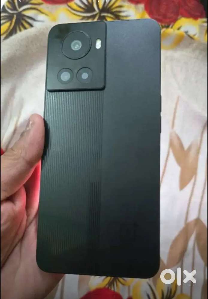 One plus 10r 8/128 with original charger and box