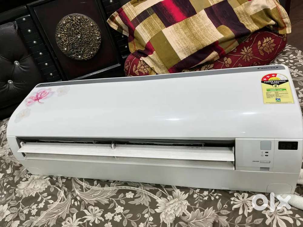 Daikin Ac 1.5 Ton 3Star urgent sell old only 6month olny