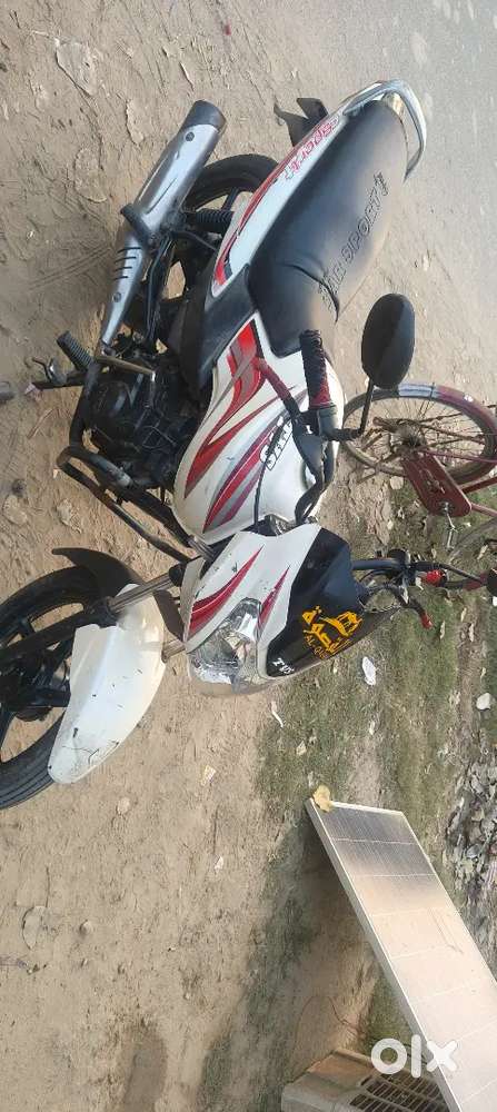 bike bilkul new hai kagaj bhi okay hai Agar Kisi Ko chahie To message