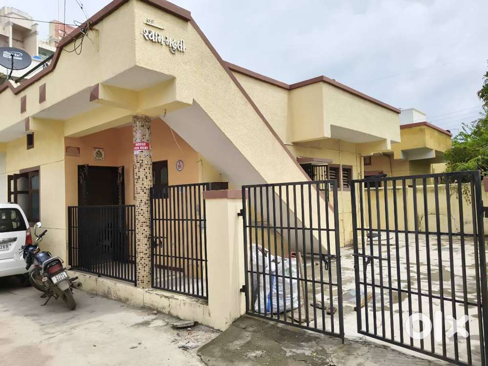 Independent house in Atladara only in 4000/-