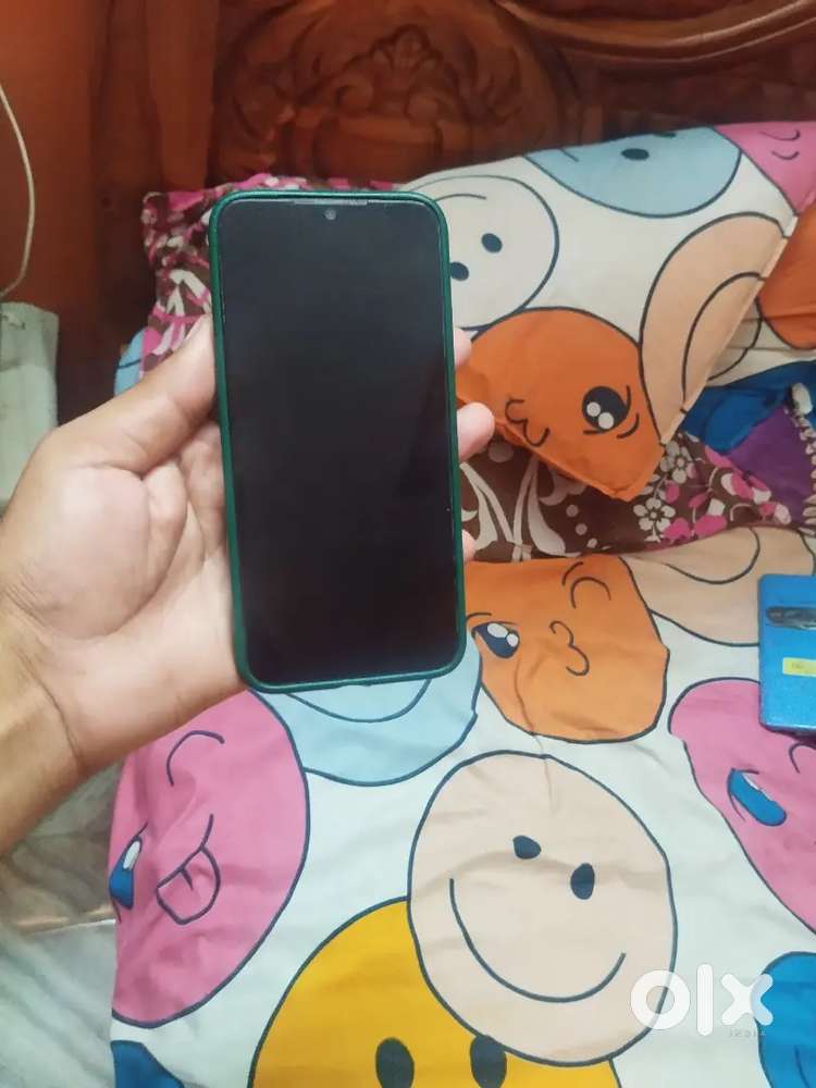 Mi phone hai 4 gb 64 gb hai ( off hai jyada kharcha ni ayega)