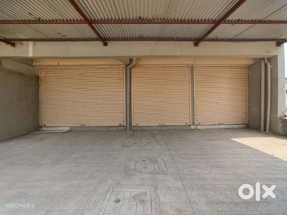 1000 Sq.ft Three shops on rent