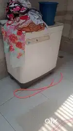 Washing machines 5yer old 8.5kg Lloyd