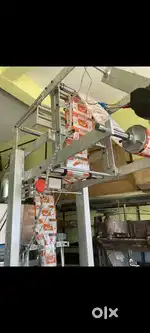 Fully automatic pouch packing machine