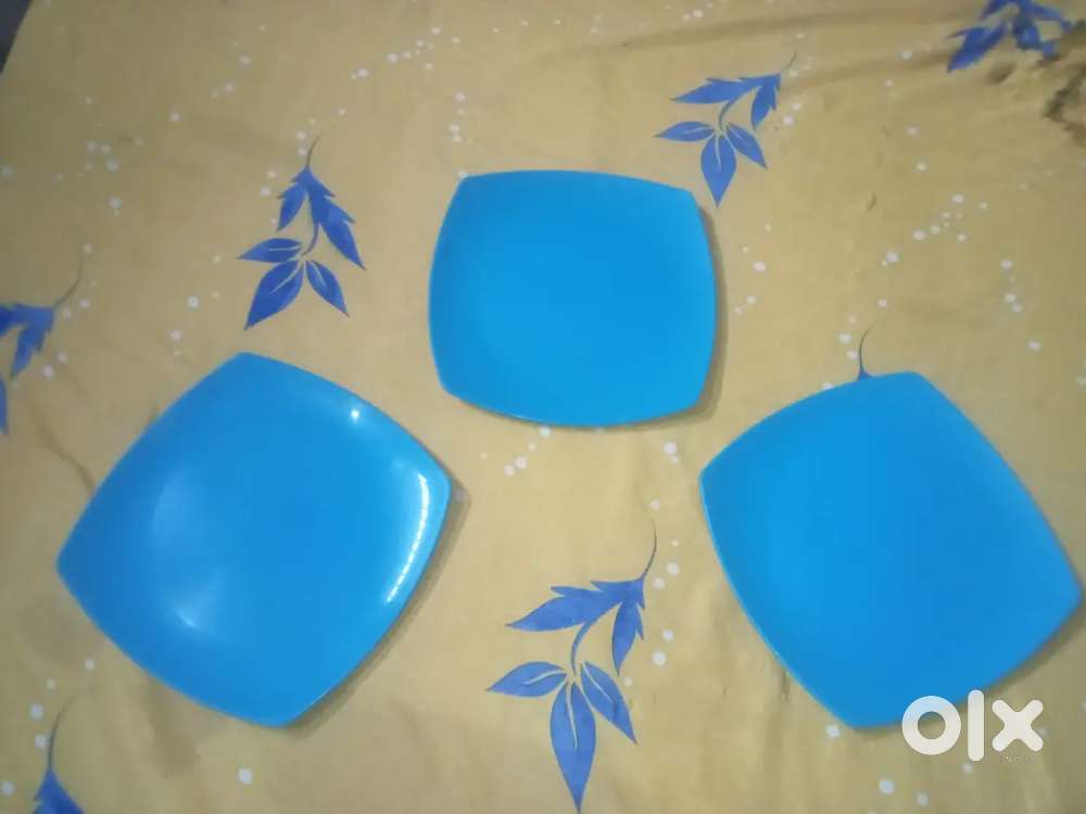 Brand new (PLASTIC BARTAN)UNDER 587