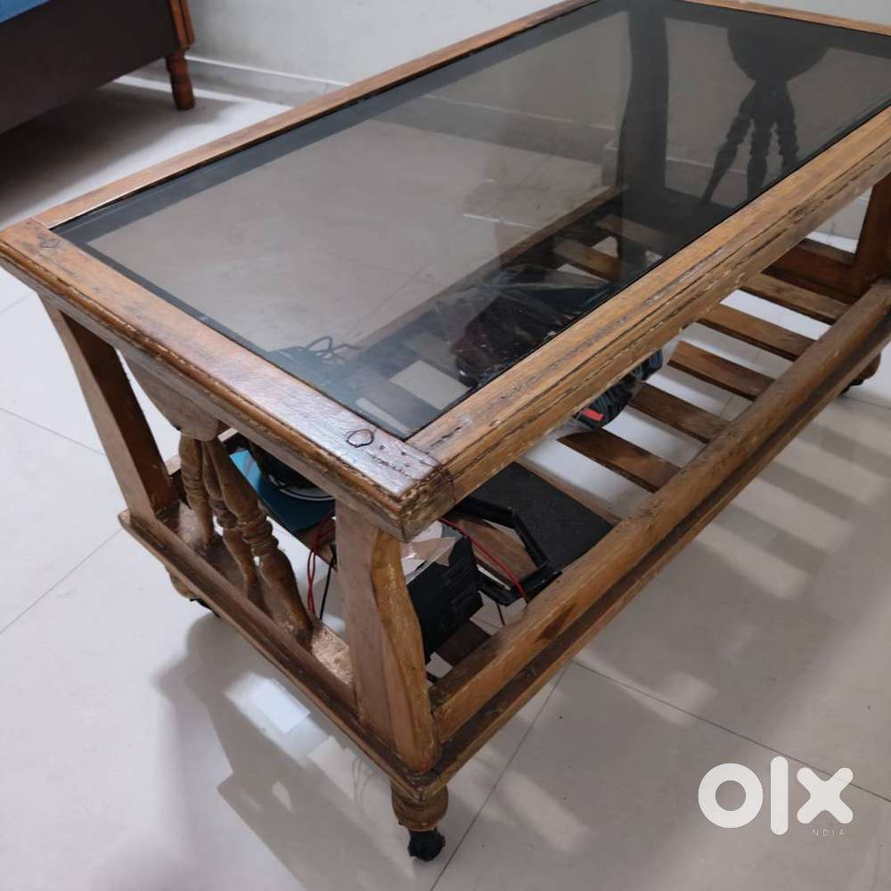 T Pot table with Glass in Kalyan east