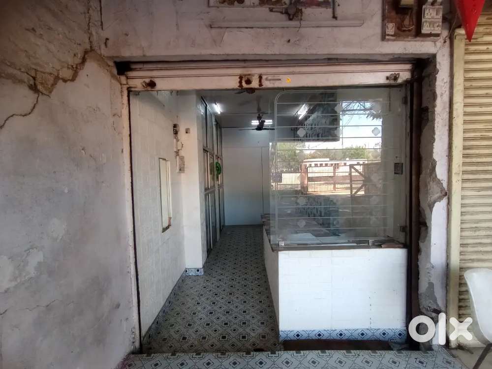 150 sq.ft Shop (8X15) Narendra nagar
