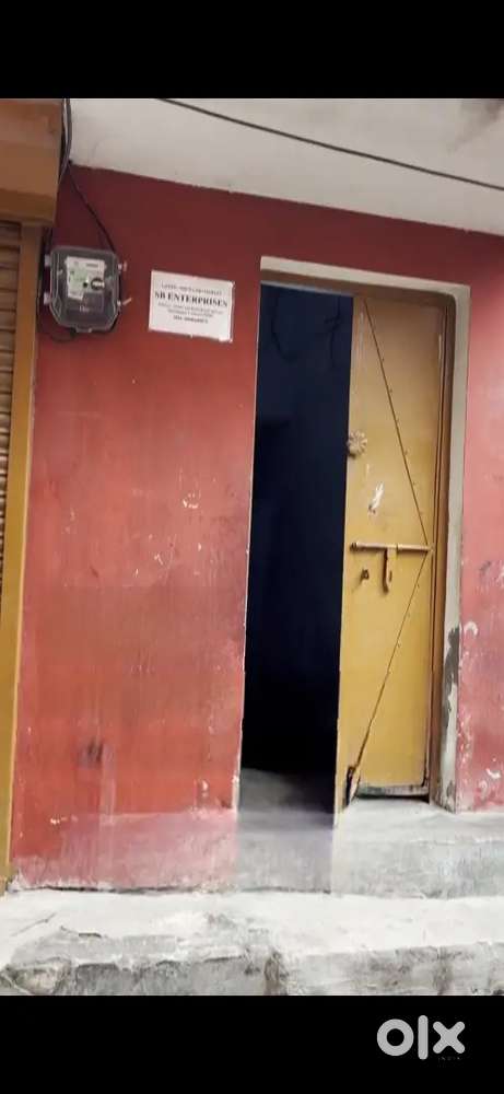9 room 1 hall 1 shop