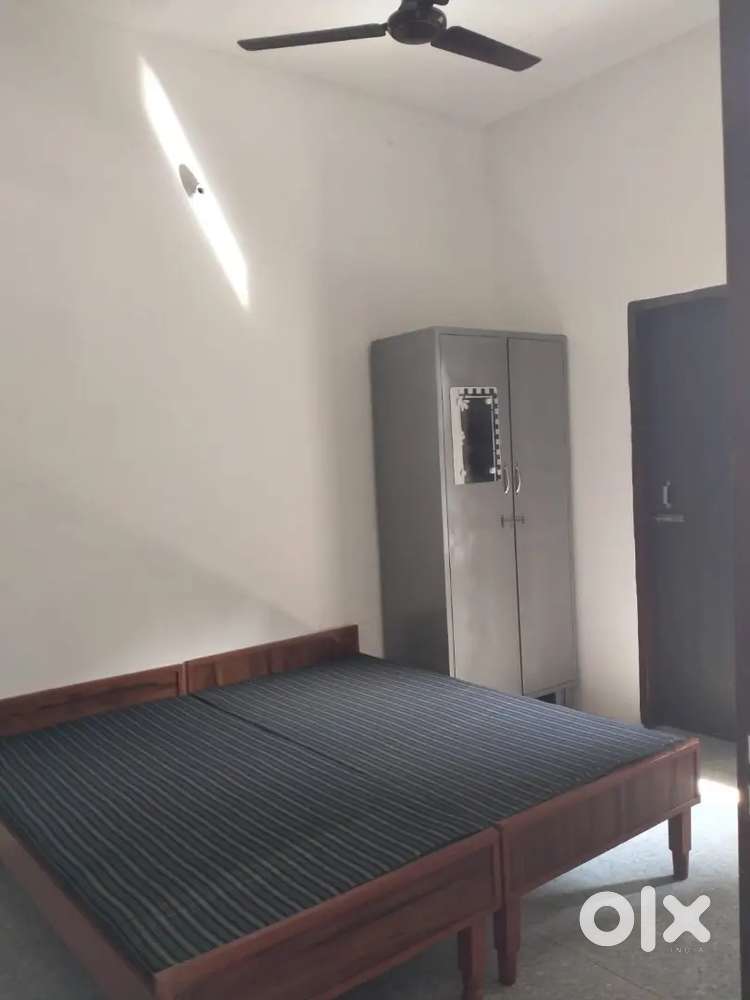 Independent Two Seater Room