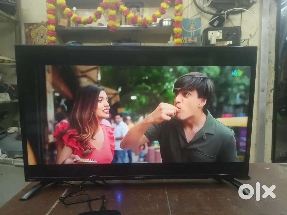 SHARP 32 LED TV