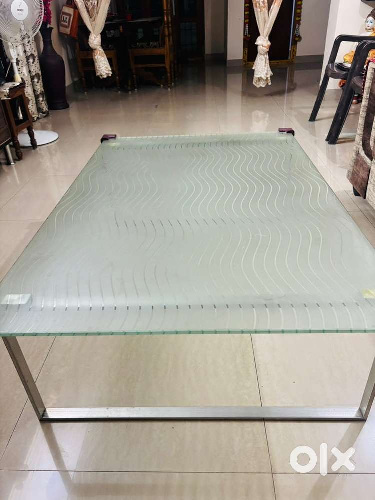 Well maintained center table/teapoy for sale