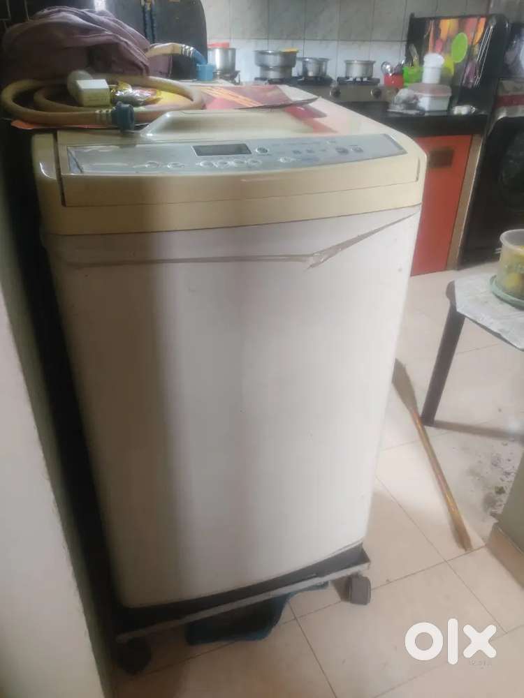 Fridge and washing machine