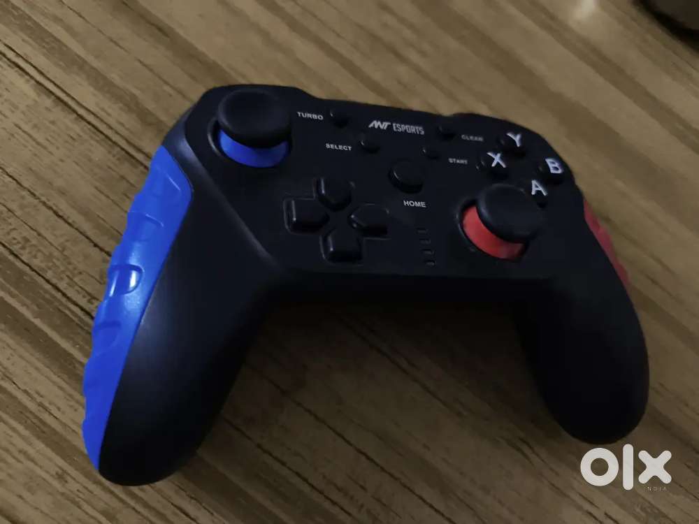 Ant e-sports gaming controller