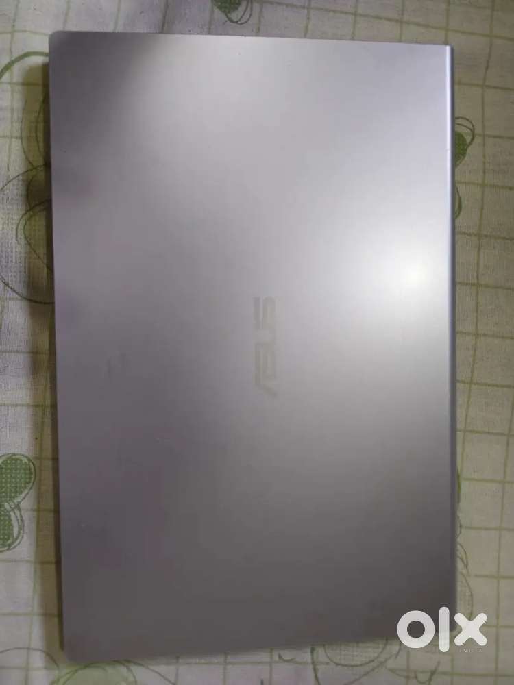 asus vivobook 14 in very good condition with bill box and charger