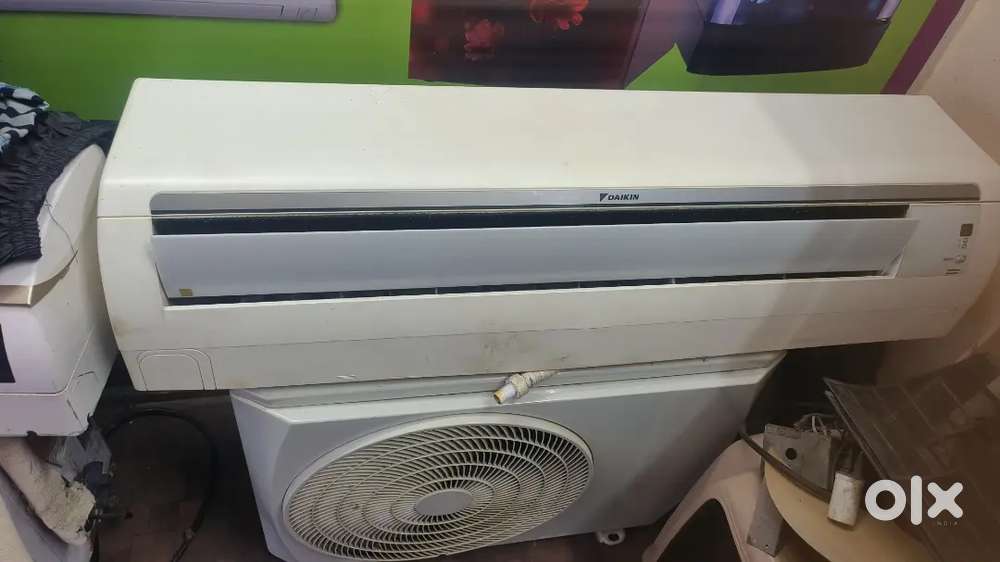 Daikin non inverter 1.5 ton ac and Lg inverter 1.5 ton ac