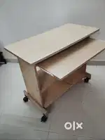 computer table with key pad tray and wheels