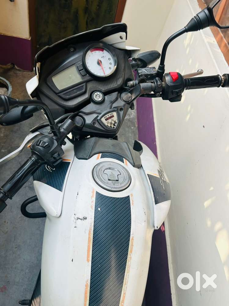 Battery in warrenty only 1.5 months old, all shockers new, tyres new