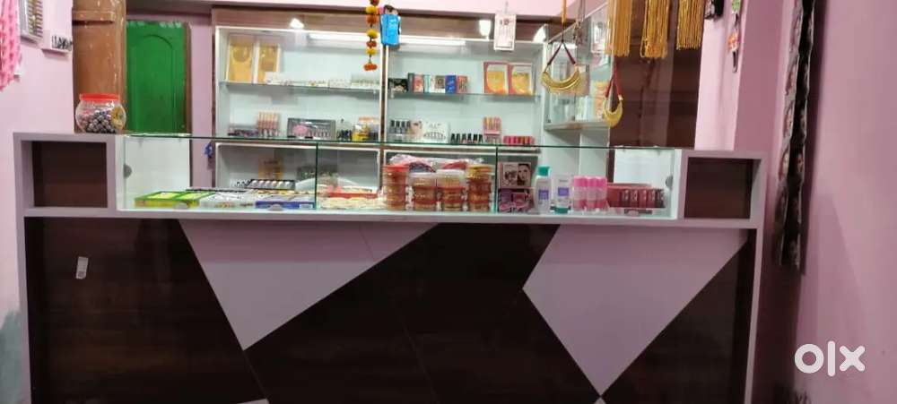 Cosmetic Store furniture wall rack and counter table glass