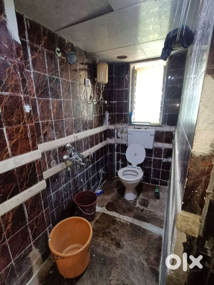 SPACIOUS PG ROOMS NEAR STATION-NEAR STATION-AC & WIFI INCLUDE