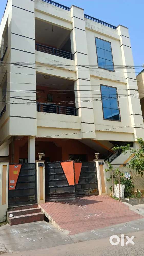 G+3 building for sale