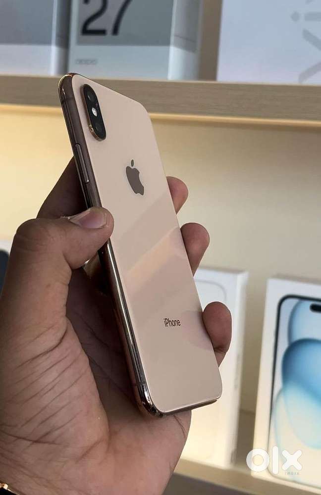 Best offer iPhone xs 256gb with bill box data cable adopter available.