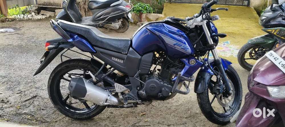 YAMAHA FZ16 with Kikker