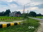 Azamgarh me plot le fore lane highway se laga huaa