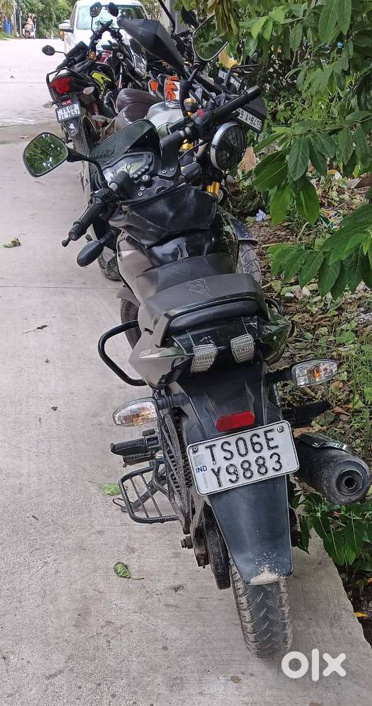 Single hand vehicle